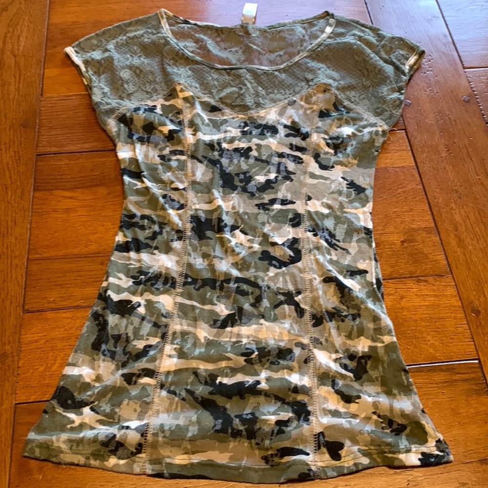 Juniors small lacey cami tee
